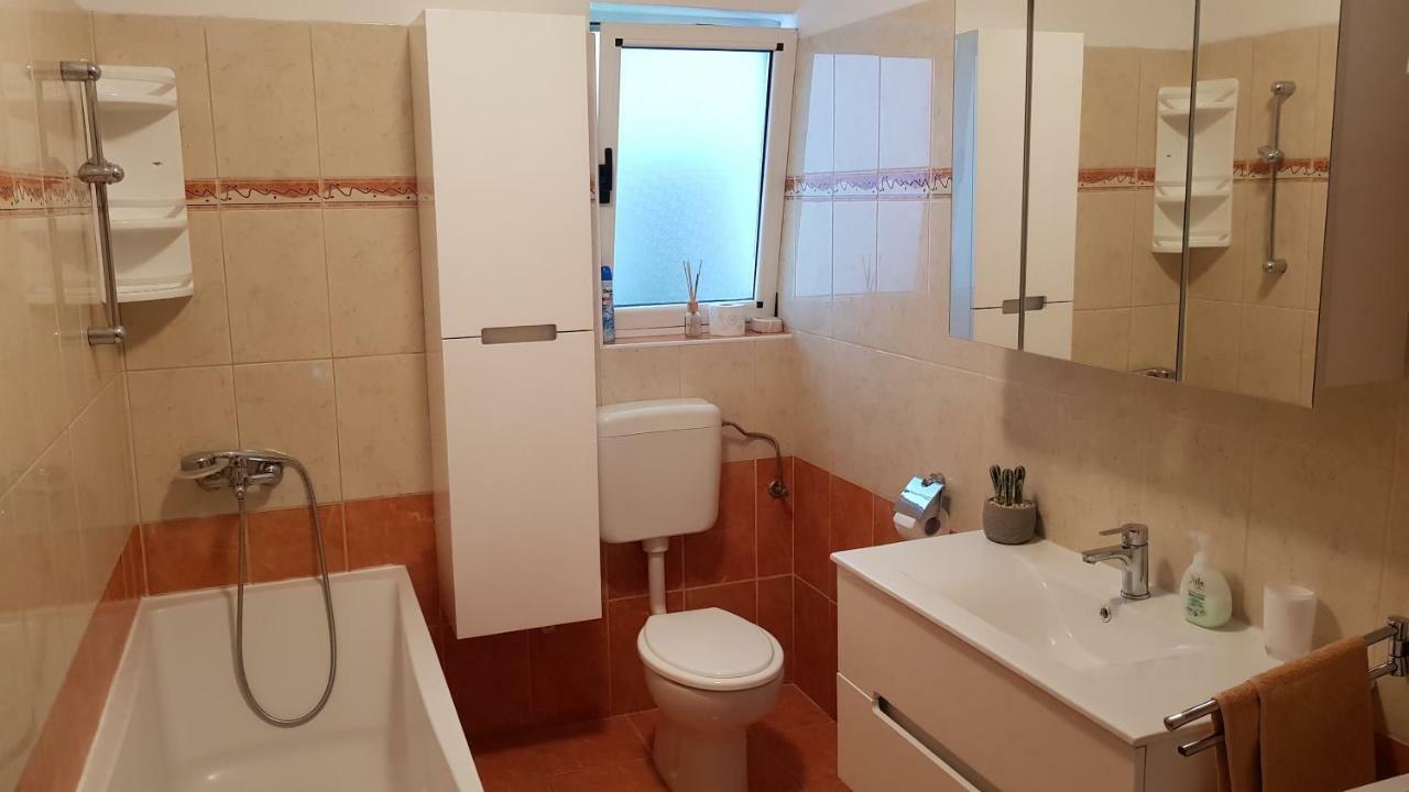 Filip Apartment *